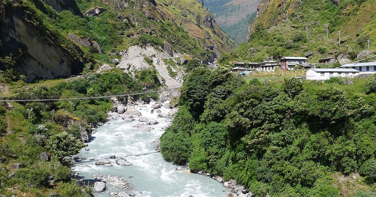 Trek from Koto to Dharapani 1860m/5-6 hours'