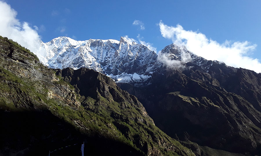 Trek to pangsang bhanjyang (3830m.)'