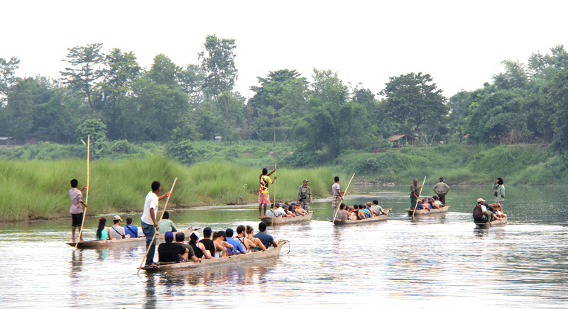 Canoeing at Rapti river