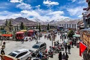  Fly Kathmandu to Lhasa.