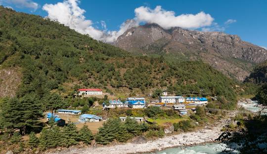 Phakding to Namche Bazar(3440M) / 5hrs walk / Overnight at Mountain Lodge