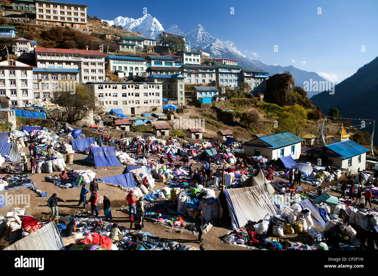 Trek Phakding to Namche Bazaar