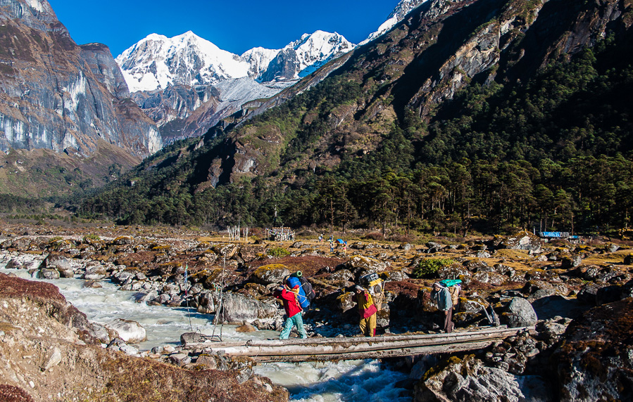 Trek to Yang La Kharka'