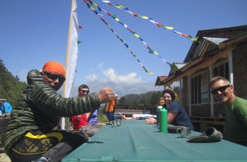 Trek Shybrubeshi to Lama Hotel'