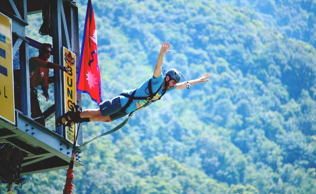 Bungee jumping in the Last Resort'