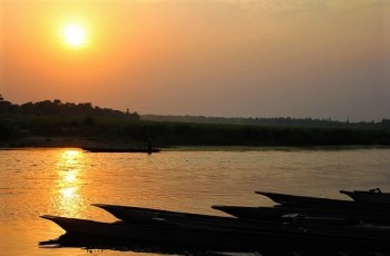 Scenic drive to Chitwan.'