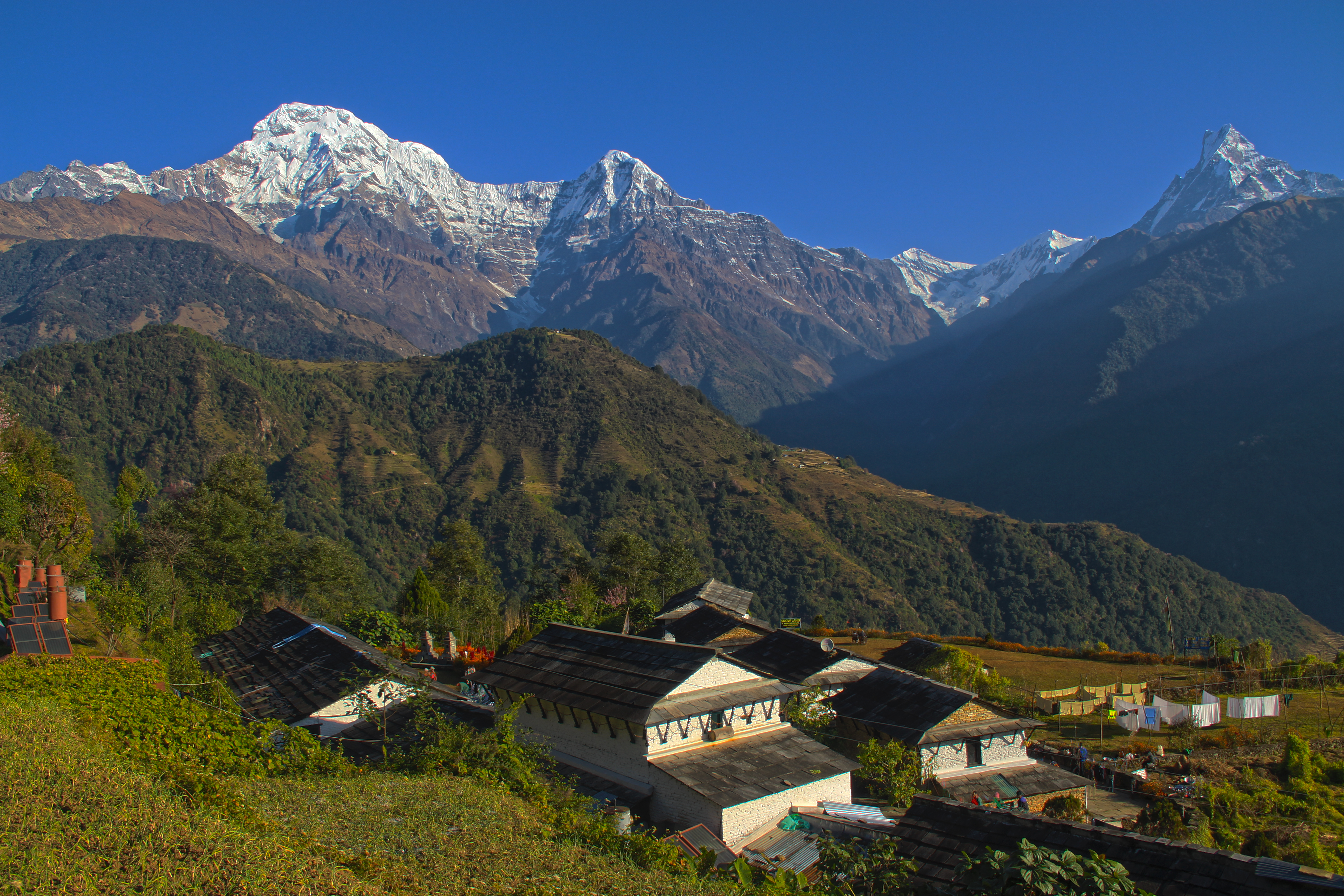 Drive Pokhara to Ghandruk (2012m).'