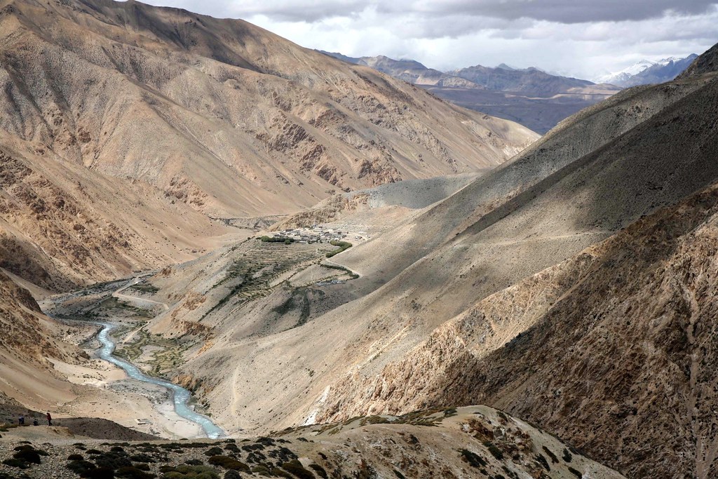 Trek to Hilsa (3720m) across the Nara La Pass. (4620m)'