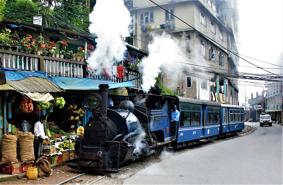 Fly Kathmandu to Bhadrapur. Then drive Bhadrapur to Darjeeling(85 km).3h drive.Overnight at the hotel in Darjeeling.'