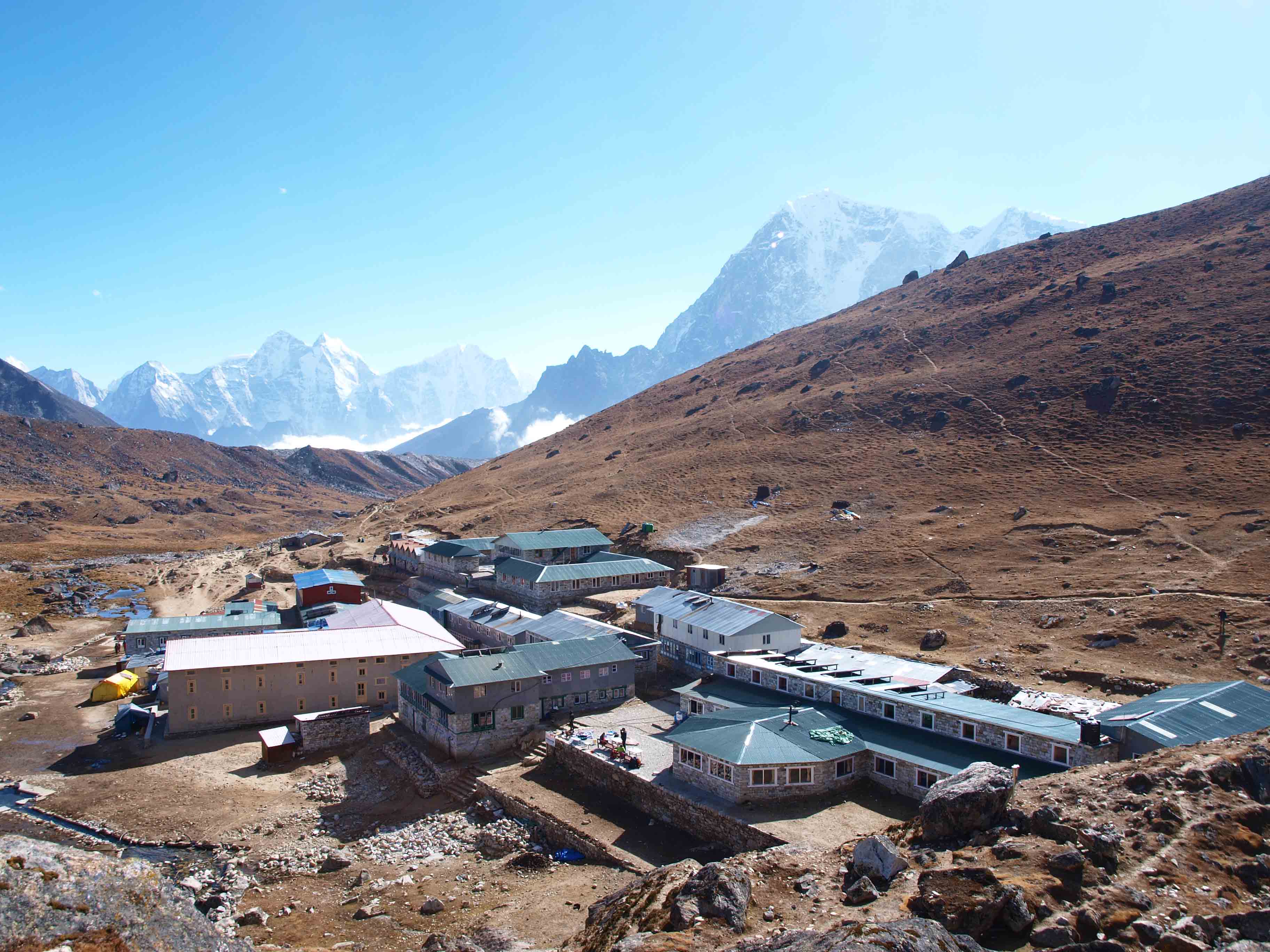 Trek to Lobuche