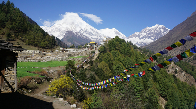 Trek to Namrung (2630 m).'