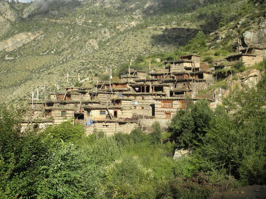  Trek to Tumkot (3380m) via Muchu (3120m)'