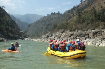 Rafting. Chitwan National Park.'