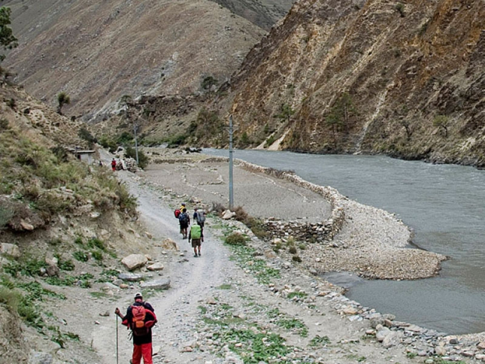 Trek to Jang (3930m).'