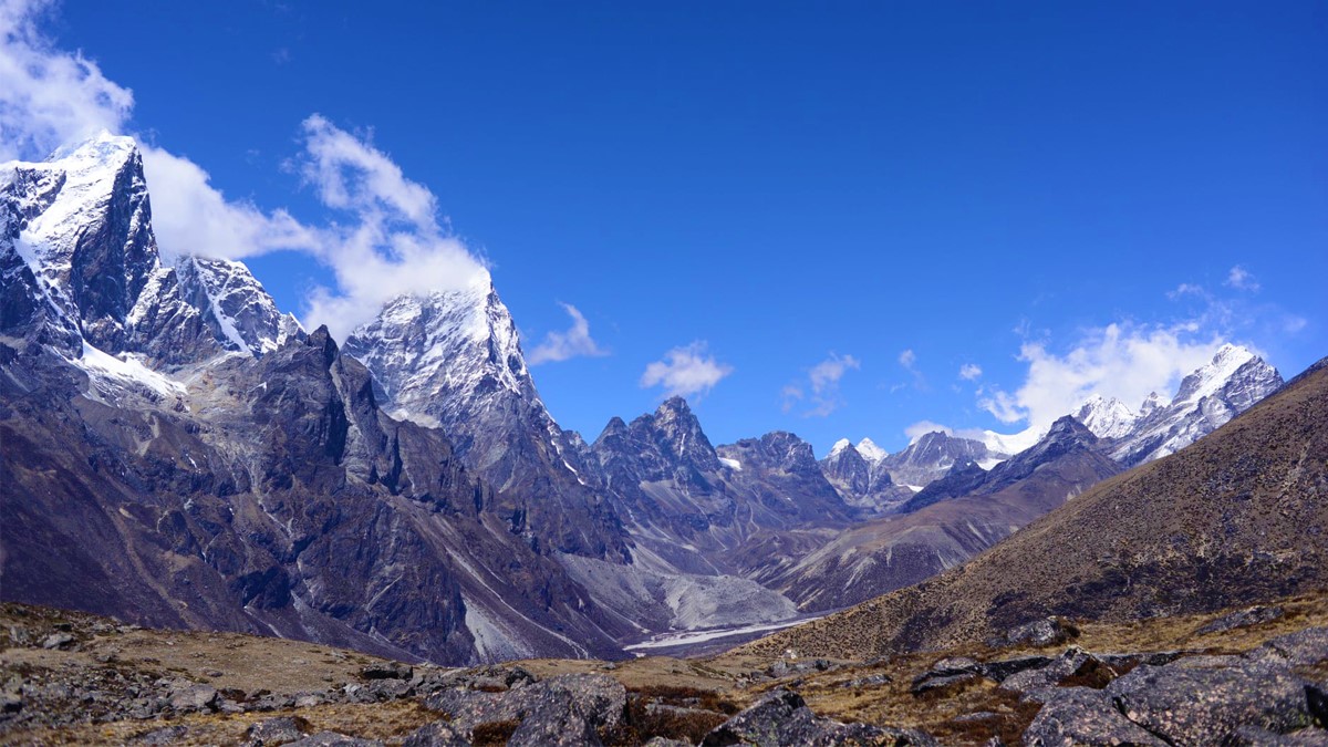 Excursion- Shyangbonche(3850 m) and Khumjung village(3780 m).'