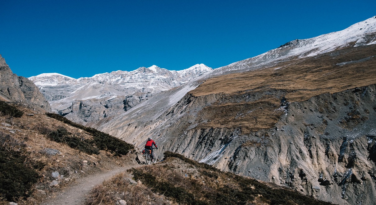 Annapurna Circuit Mountain Bike Tour & Trek
