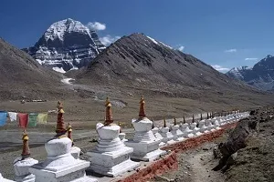 Drive Manasarovar to Darchen (4560m)