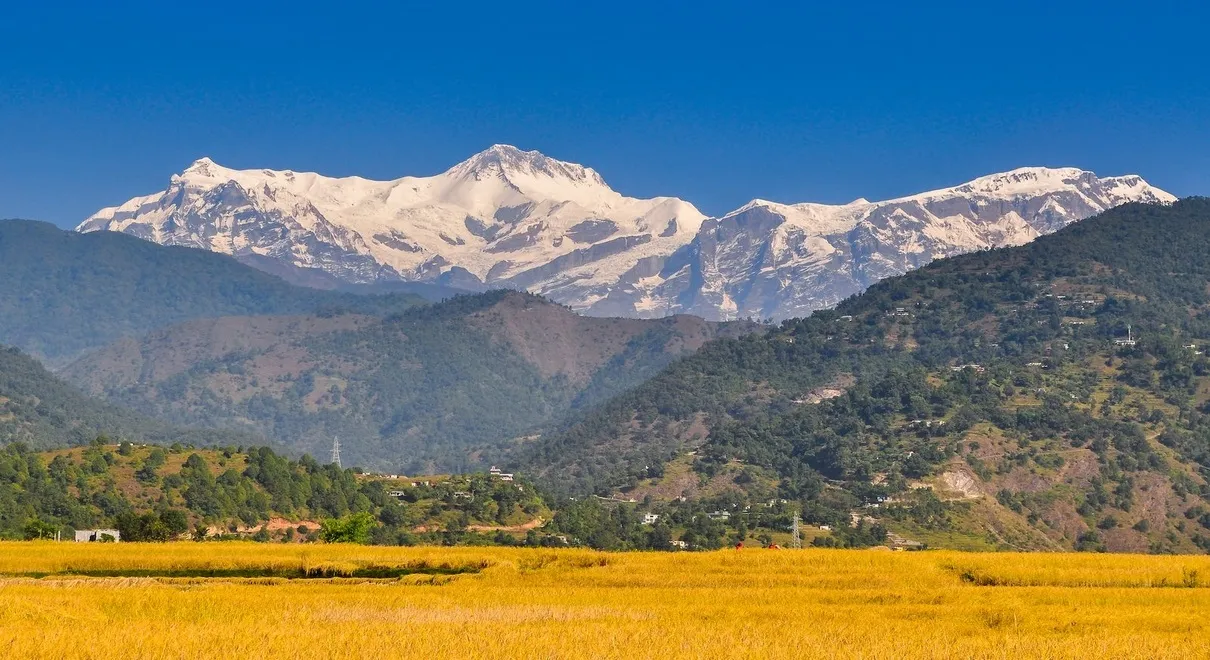 Drive Pokhara to Gumle Bazaar. Trek to Nagidhar.