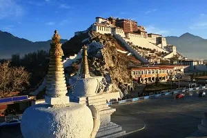 Fly Kathmandu - Lhasa. Explore the old city.