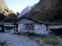 Sinuwa to Himalayan Hotel (2,920m)