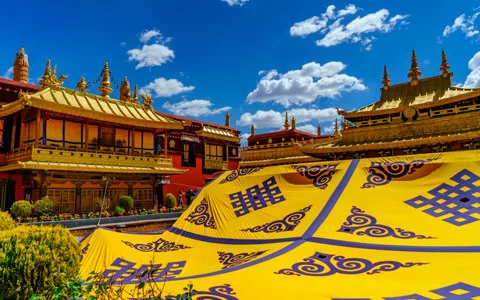 Glimpse of Lhasa Tibet