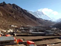 Trek from Chhukung to Pangboche (3,985m)