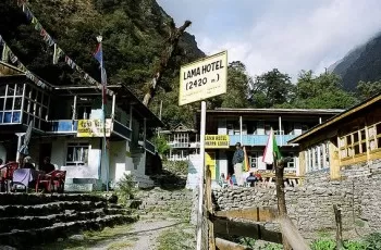Trek from Shabrubeshi to Lama Hotel