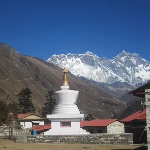 Trek Khumjung Village to Tengboche