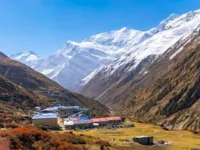 Trek Tilicho Base Camp (4,150m) to Yak Kharka (4,018m/13,182ft)