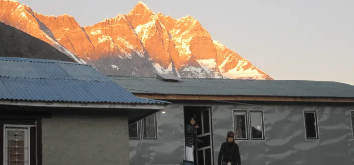 Trek to Dingboche (4,410m)