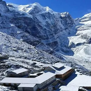 Trek To Khare (5054m).