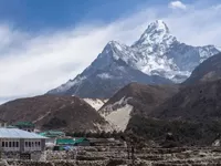 Trek to Pangboche ( 3,985 m).